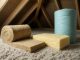 Materialer til loftisolering: Rockwool, papiruld, glasuld m.m. forklaret for husejere -  - Professional illustration and visual guide