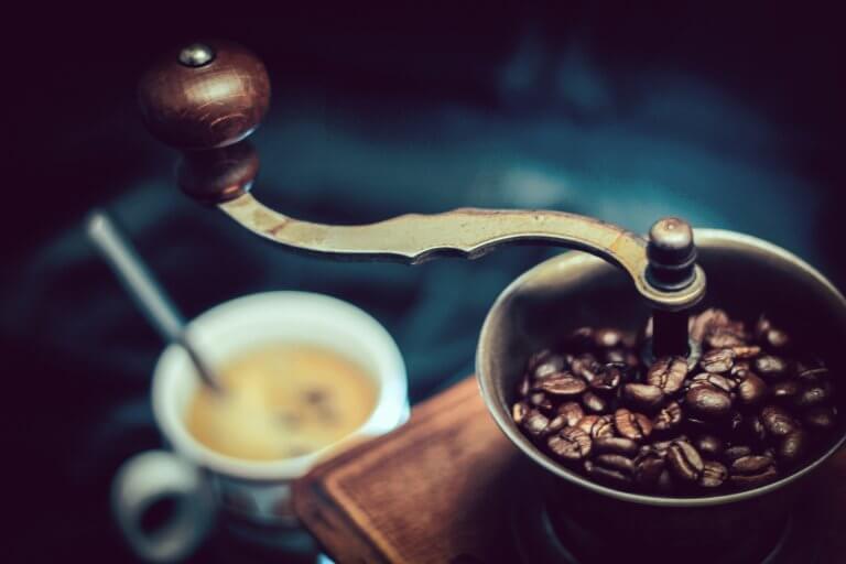 Bedste kaffemaskine med kværn – de 9 bedste i test